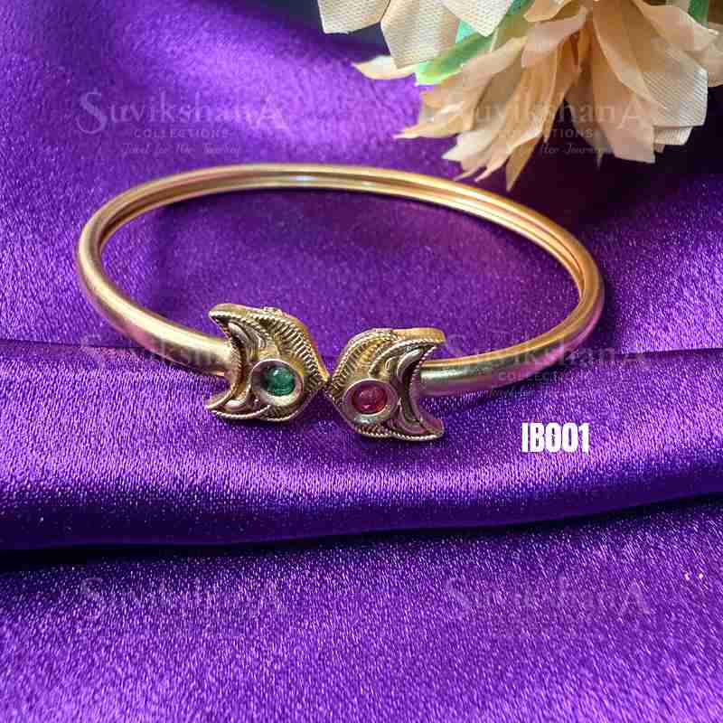 Impon bracelet _11zon Classic Gold Finish Bracelet - Image 1
